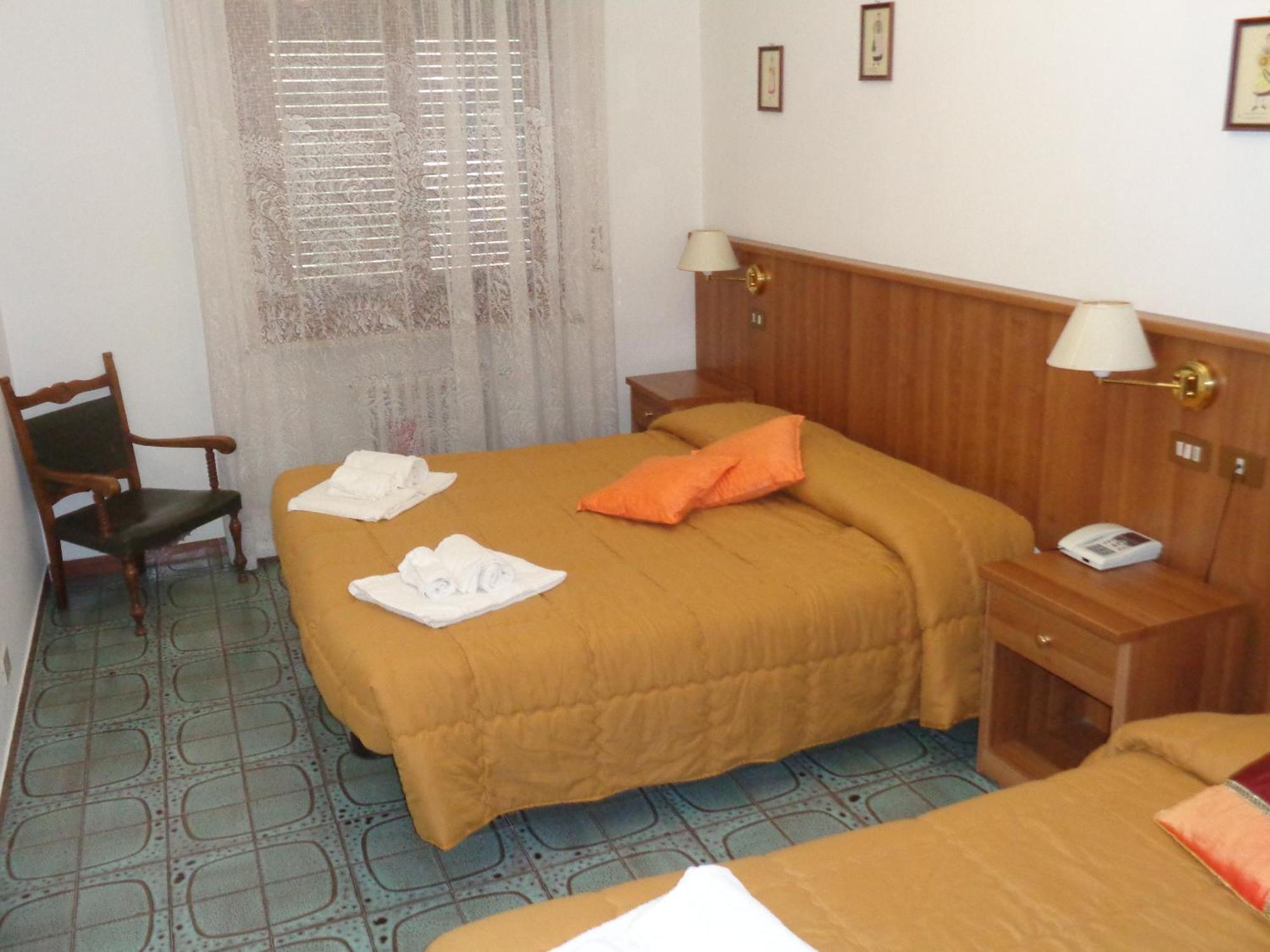 Hotel Rosati Κιούζι Εξωτερικό φωτογραφία